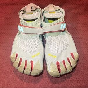 Vibram Fivefingers KSO TrekSport Size 41 Women Size 10 Running Shoes